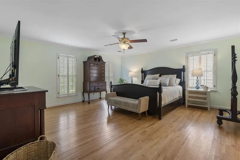 6915 Hunters Knoll, Sandy Springs, Georgia 30328, 4 Bedrooms Bedrooms, ,3 BathroomsBathrooms,Residential,Sold,6915 Hunters Knoll,7682555