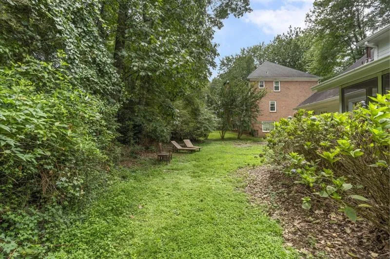 6915 Hunters Knoll, Sandy Springs, Georgia 30328, 4 Bedrooms Bedrooms, ,3 BathroomsBathrooms,Residential,Sold,6915 Hunters Knoll,7682555