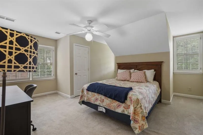 6915 Hunters Knoll, Sandy Springs, Georgia 30328, 4 Bedrooms Bedrooms, ,3 BathroomsBathrooms,Residential,Sold,6915 Hunters Knoll,7682555