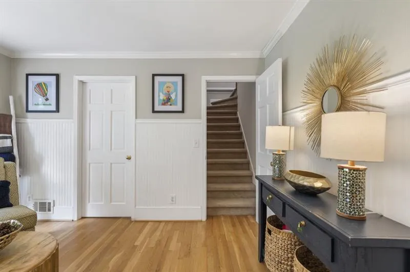 6915 Hunters Knoll, Sandy Springs, Georgia 30328, 4 Bedrooms Bedrooms, ,3 BathroomsBathrooms,Residential,Sold,6915 Hunters Knoll,7682555