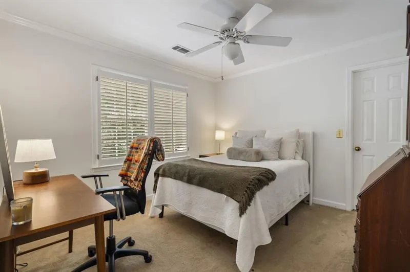 6915 Hunters Knoll, Sandy Springs, Georgia 30328, 4 Bedrooms Bedrooms, ,3 BathroomsBathrooms,Residential,Sold,6915 Hunters Knoll,7682555