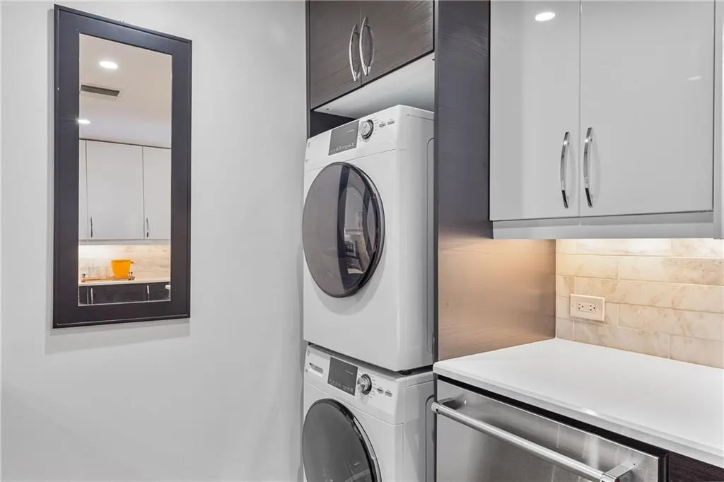 145 15th Street Ne Unit 1209, Atlanta, Georgia 30309, 1 Bedroom Bedrooms, ,1 BathroomBathrooms,Residential,For Sale,145 15th Street Ne Unit 1209,7602052