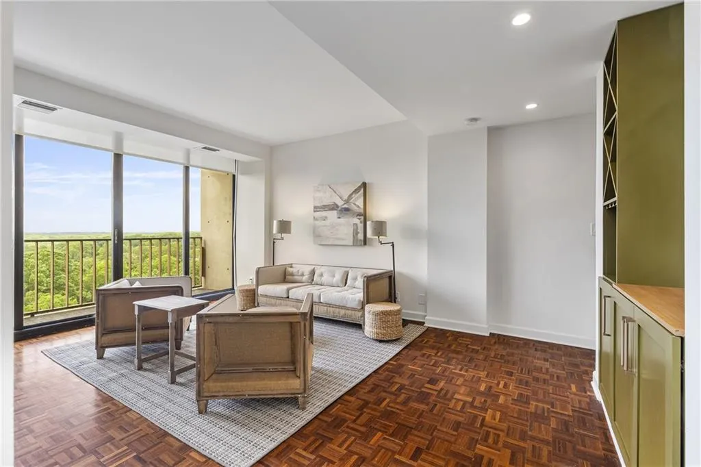 145 15th Street Ne Unit 1209, Atlanta, Georgia 30309, 1 Bedroom Bedrooms, ,1 BathroomBathrooms,Residential,For Sale,145 15th Street Ne Unit 1209,7602052
