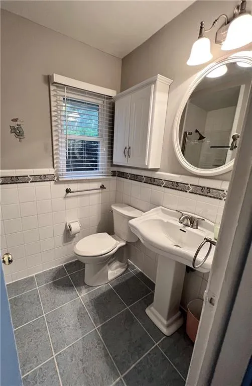 105 Silverwood Road Ne, Sandy Springs, Georgia 30342, 4 Bedrooms Bedrooms, ,2 BathroomsBathrooms,Residential,Sold,105 Silverwood Road Ne,7134846