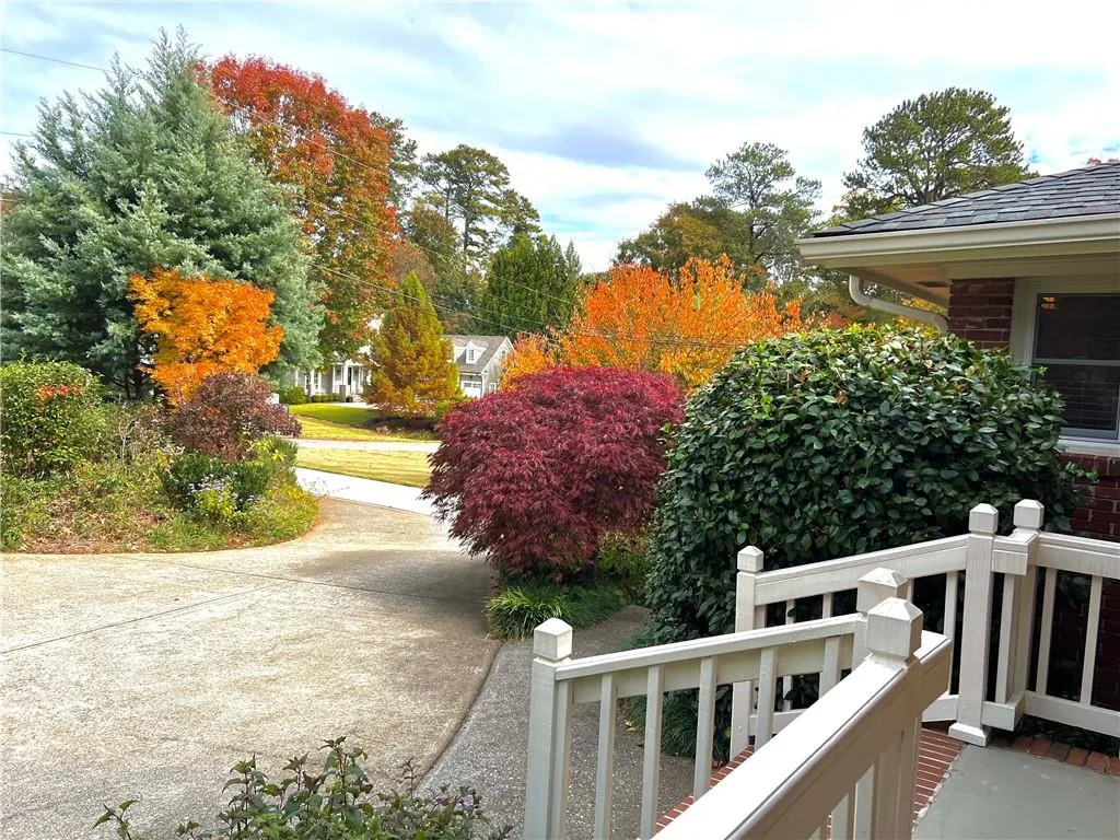 105 Silverwood Road Ne, Sandy Springs, Georgia 30342, 4 Bedrooms Bedrooms, ,2 BathroomsBathrooms,Residential,Sold,105 Silverwood Road Ne,7134846