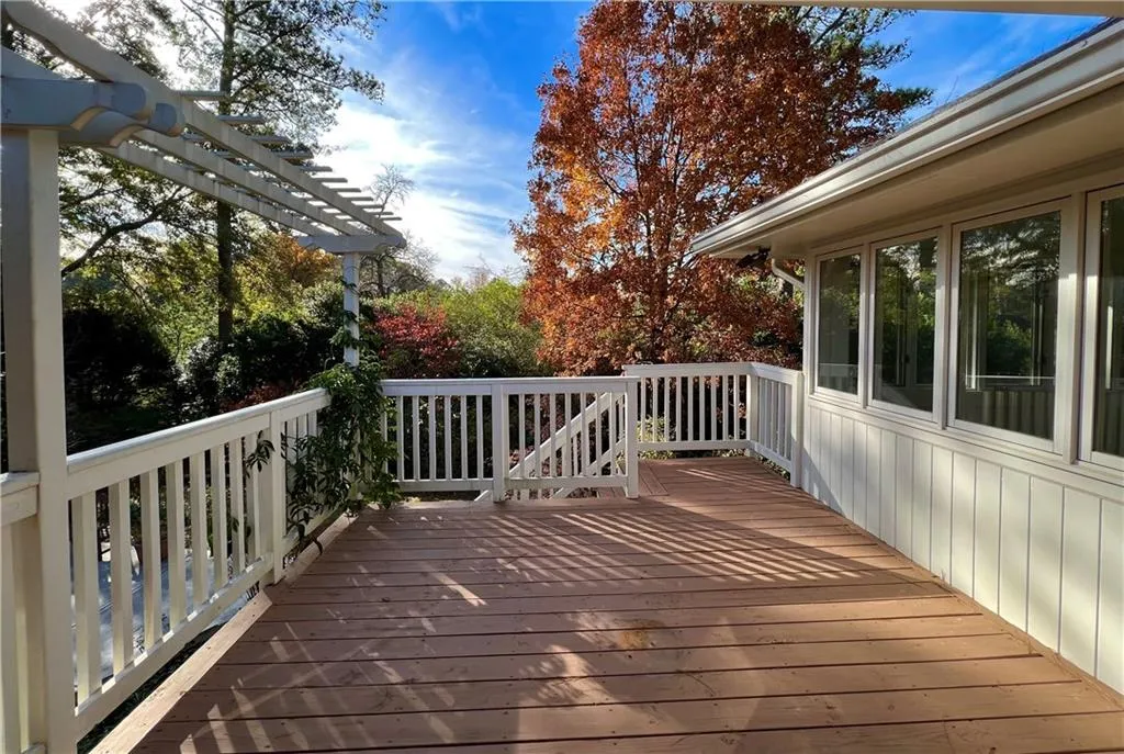 105 Silverwood Road Ne, Sandy Springs, Georgia 30342, 4 Bedrooms Bedrooms, ,2 BathroomsBathrooms,Residential,Sold,105 Silverwood Road Ne,7134846