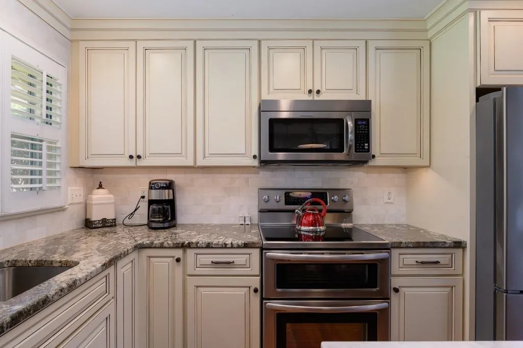 100 Osner Drive, Atlanta, Georgia 30342, 3 Bedrooms Bedrooms, ,2 BathroomsBathrooms,Residential,Sold,100 Osner Drive,6536859