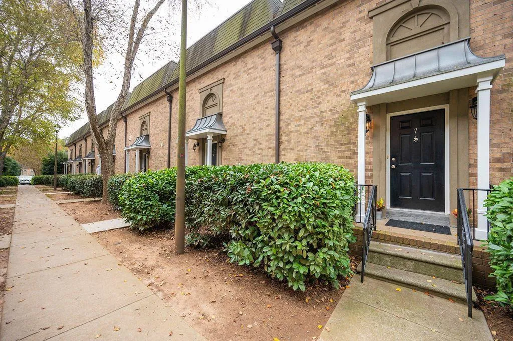 6980 Roswell Road Unit K7, Atlanta, Georgia 30328, 2 Bedrooms Bedrooms, ,2 BathroomsBathrooms,Residential,Sold,6980 Roswell Road Unit K7,7137979