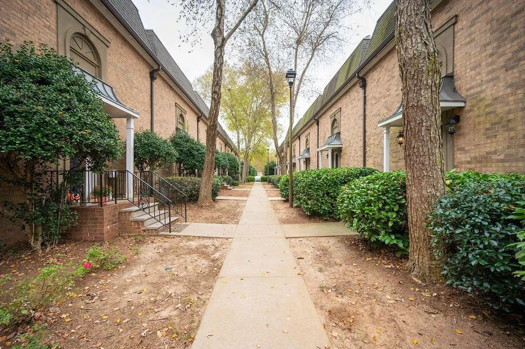6980 Roswell Road Unit K7, Atlanta, Georgia 30328, 2 Bedrooms Bedrooms, ,2 BathroomsBathrooms,Residential,Sold,6980 Roswell Road Unit K7,7137979