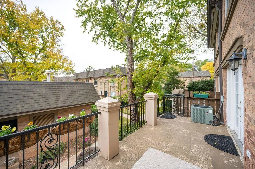 6980 Roswell Road Unit K7, Atlanta, Georgia 30328, 2 Bedrooms Bedrooms, ,2 BathroomsBathrooms,Residential,Sold,6980 Roswell Road Unit K7,7137979