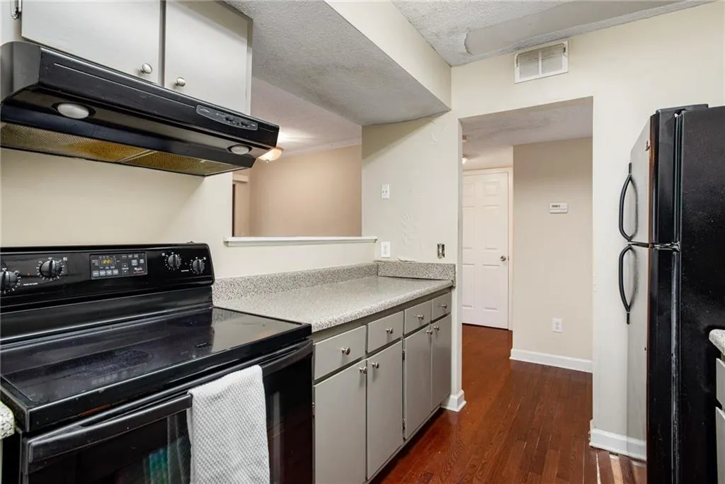 1101 Wingate Way, Sandy Springs, Georgia 30350, 1 Bedroom Bedrooms, ,1 BathroomBathrooms,Residential,Sold,1101 Wingate Way,7021718