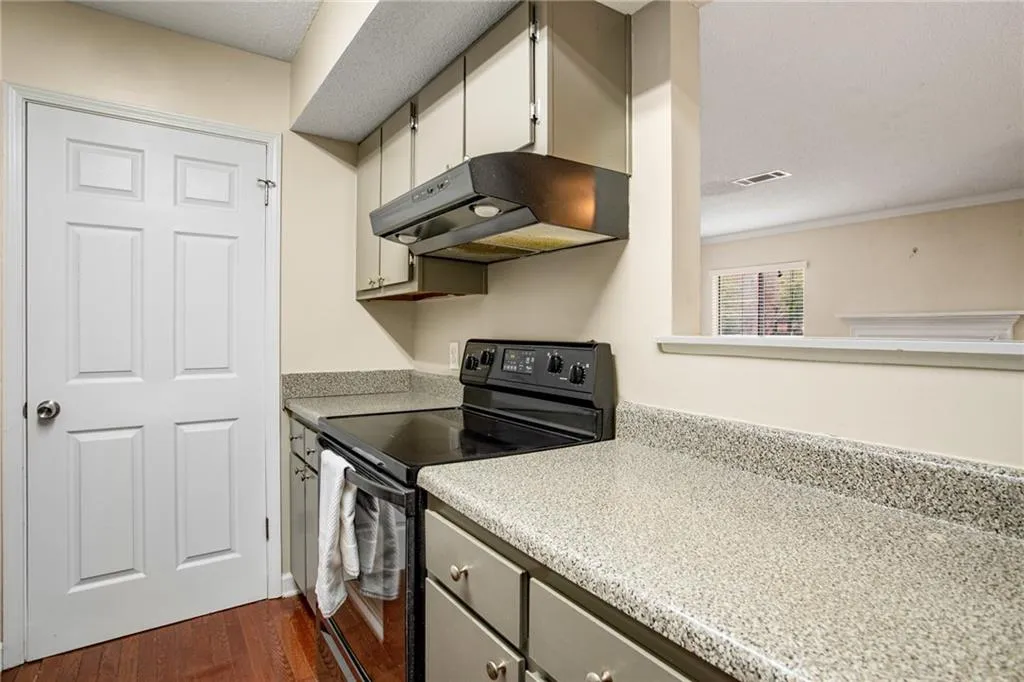 1101 Wingate Way, Sandy Springs, Georgia 30350, 1 Bedroom Bedrooms, ,1 BathroomBathrooms,Residential,Sold,1101 Wingate Way,7021718