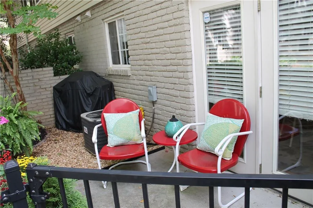 6940 Roswell Road Unit 21c, Atlanta, Georgia 30328, 2 Bedrooms Bedrooms, ,1 BathroomBathrooms,Residential,Sold,6940 Roswell Road Unit 21c,5810216