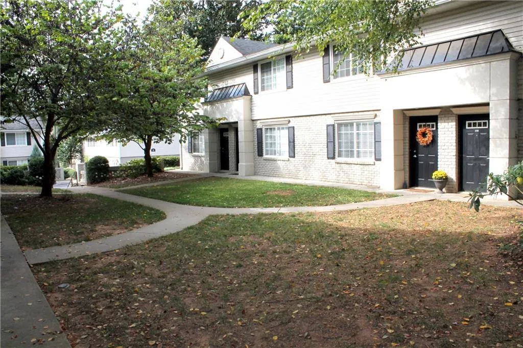 6940 Roswell Road Unit 21c, Atlanta, Georgia 30328, 2 Bedrooms Bedrooms, ,1 BathroomBathrooms,Residential,Sold,6940 Roswell Road Unit 21c,5810216