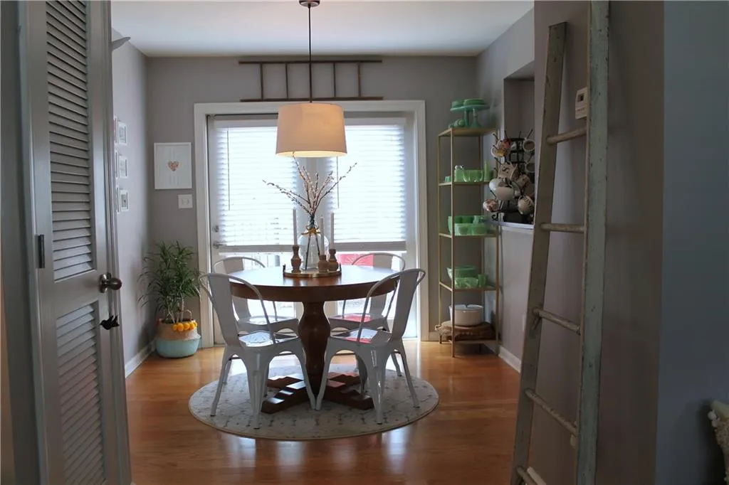 6940 Roswell Road Unit 21c, Atlanta, Georgia 30328, 2 Bedrooms Bedrooms, ,1 BathroomBathrooms,Residential,Sold,6940 Roswell Road Unit 21c,5810216
