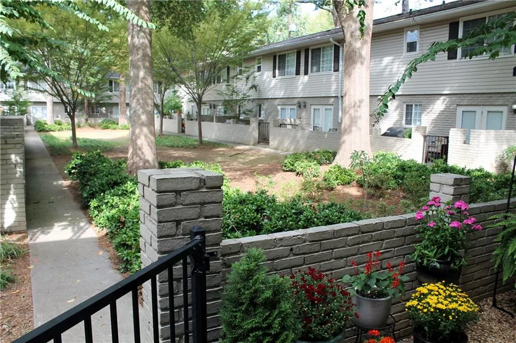 6940 Roswell Road Unit 21c, Atlanta, Georgia 30328, 2 Bedrooms Bedrooms, ,1 BathroomBathrooms,Residential,Sold,6940 Roswell Road Unit 21c,5810216