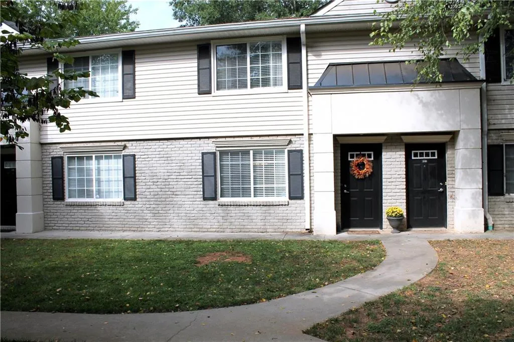 6940 Roswell Road Unit 21c, Atlanta, Georgia 30328, 2 Bedrooms Bedrooms, ,1 BathroomBathrooms,Residential,Sold,6940 Roswell Road Unit 21c,5810216