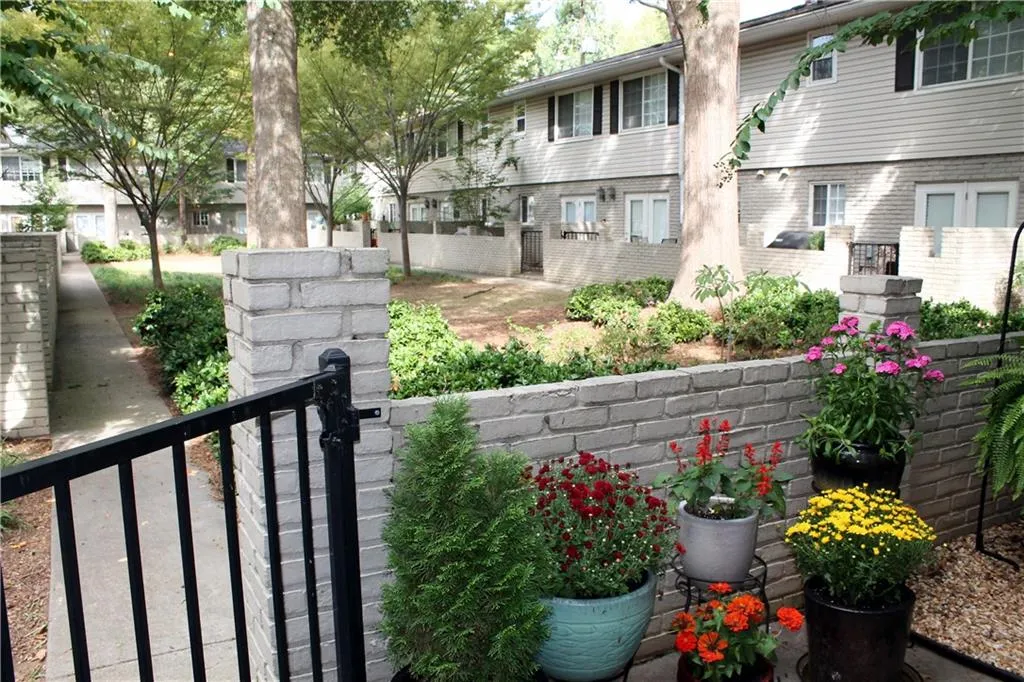 6940 Roswell Road Unit 21c, Atlanta, Georgia 30328, 2 Bedrooms Bedrooms, ,1 BathroomBathrooms,Residential,Sold,6940 Roswell Road Unit 21c,5810216