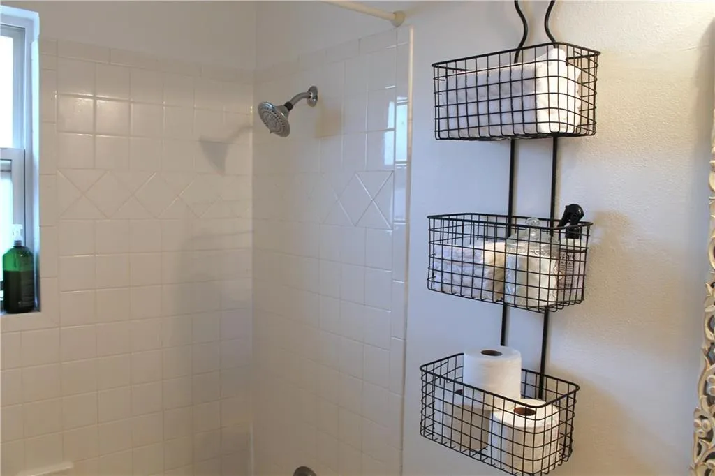 6940 Roswell Road Unit 21c, Atlanta, Georgia 30328, 2 Bedrooms Bedrooms, ,1 BathroomBathrooms,Residential,Sold,6940 Roswell Road Unit 21c,5810216