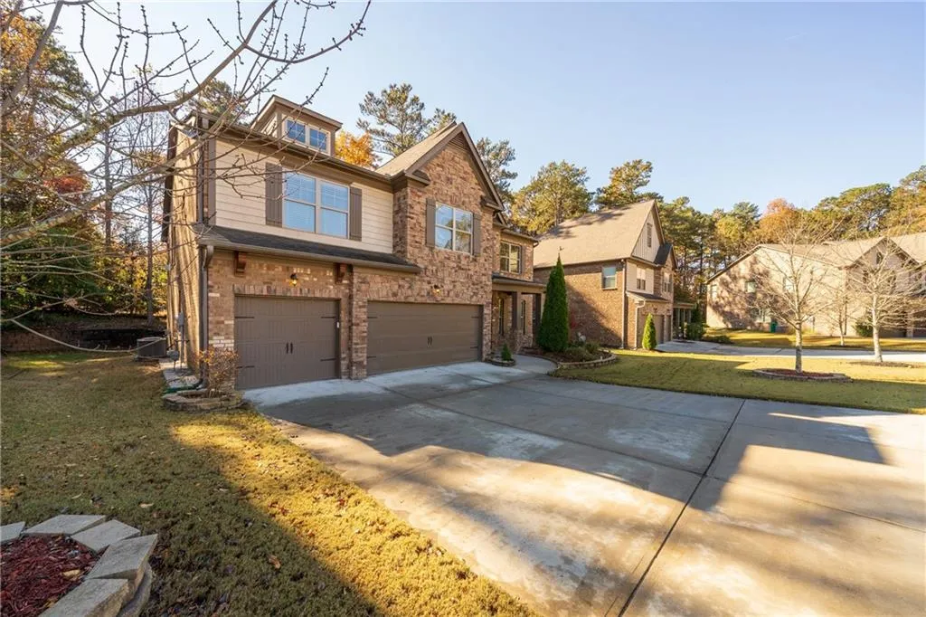 7755 Stratford Lane, Sandy Springs, Georgia 30350, 5 Bedrooms Bedrooms, ,4 BathroomsBathrooms,Residential,Sold,7755 Stratford Lane,6973085