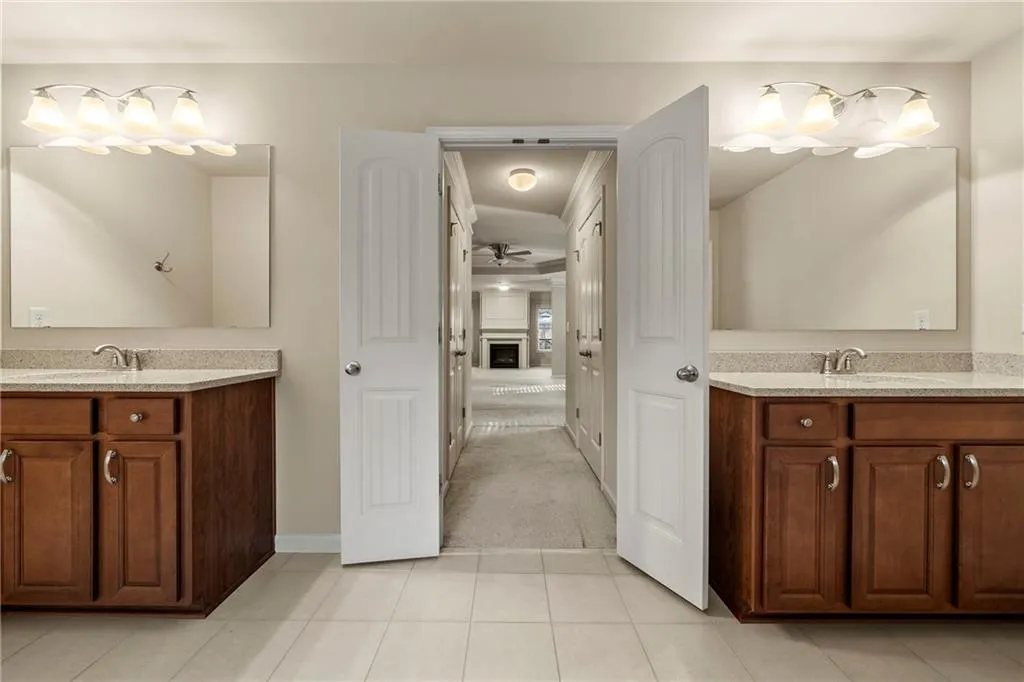 7755 Stratford Lane, Sandy Springs, Georgia 30350, 5 Bedrooms Bedrooms, ,4 BathroomsBathrooms,Residential,Sold,7755 Stratford Lane,6973085