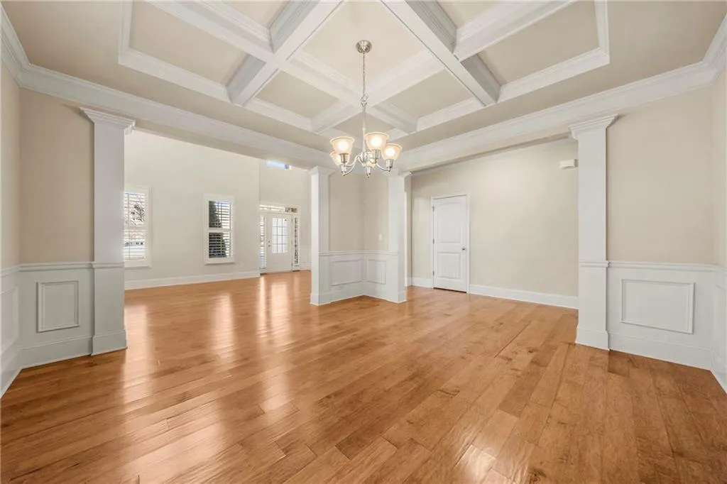 7755 Stratford Lane, Sandy Springs, Georgia 30350, 5 Bedrooms Bedrooms, ,4 BathroomsBathrooms,Residential,Sold,7755 Stratford Lane,6973085