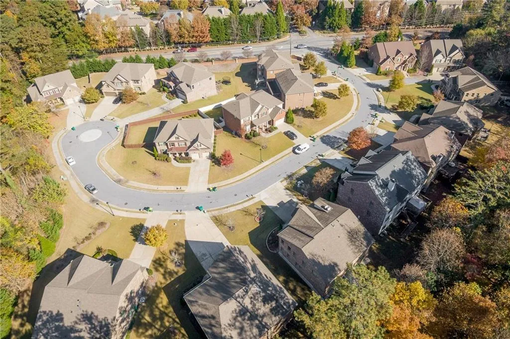 7755 Stratford Lane, Sandy Springs, Georgia 30350, 5 Bedrooms Bedrooms, ,4 BathroomsBathrooms,Residential,Sold,7755 Stratford Lane,6973085