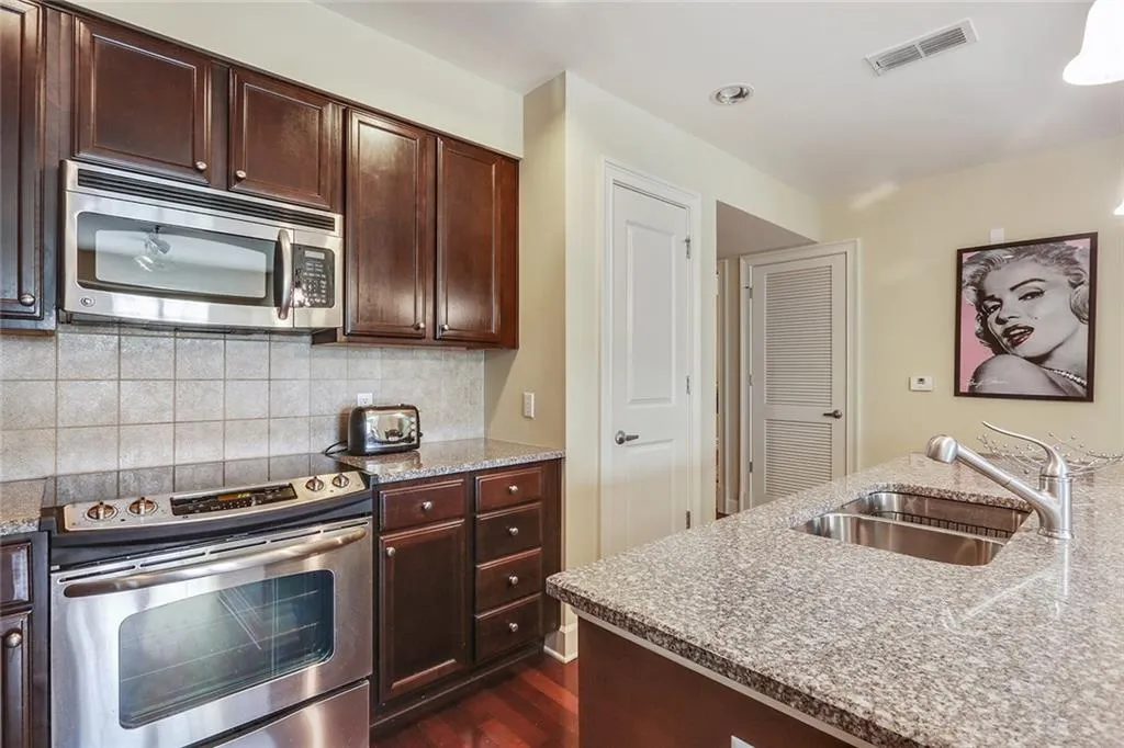 200 River Vista Drive Unit 237, Atlanta, Georgia 30339, 2 Bedrooms Bedrooms, ,2 BathroomsBathrooms,Residential,Sold,200 River Vista Drive Unit 237,5995834