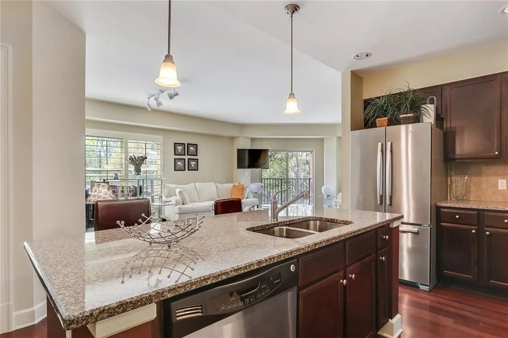 200 River Vista Drive Unit 237, Atlanta, Georgia 30339, 2 Bedrooms Bedrooms, ,2 BathroomsBathrooms,Residential,Sold,200 River Vista Drive Unit 237,5995834