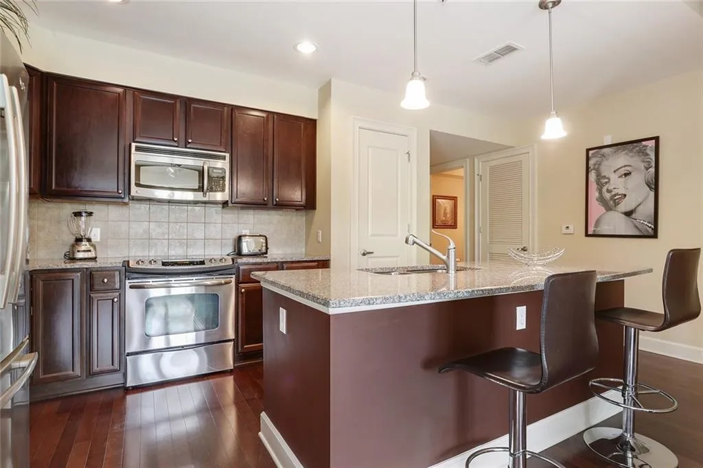 200 River Vista Drive Unit 237, Atlanta, Georgia 30339, 2 Bedrooms Bedrooms, ,2 BathroomsBathrooms,Residential,Sold,200 River Vista Drive Unit 237,5995834