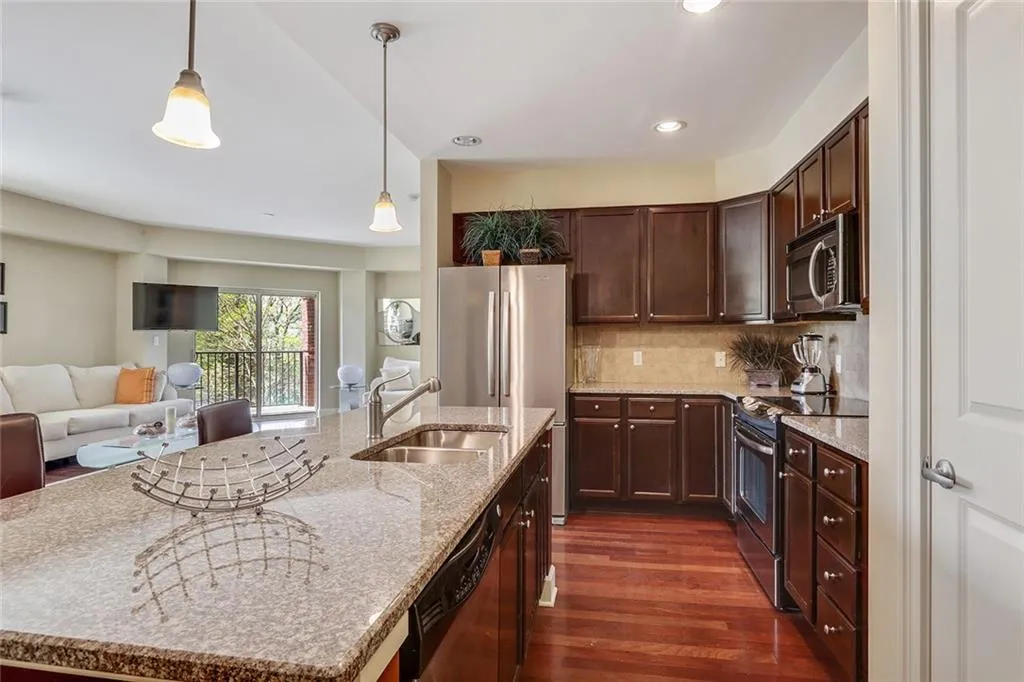 200 River Vista Drive Unit 237, Atlanta, Georgia 30339, 2 Bedrooms Bedrooms, ,2 BathroomsBathrooms,Residential,Sold,200 River Vista Drive Unit 237,5995834
