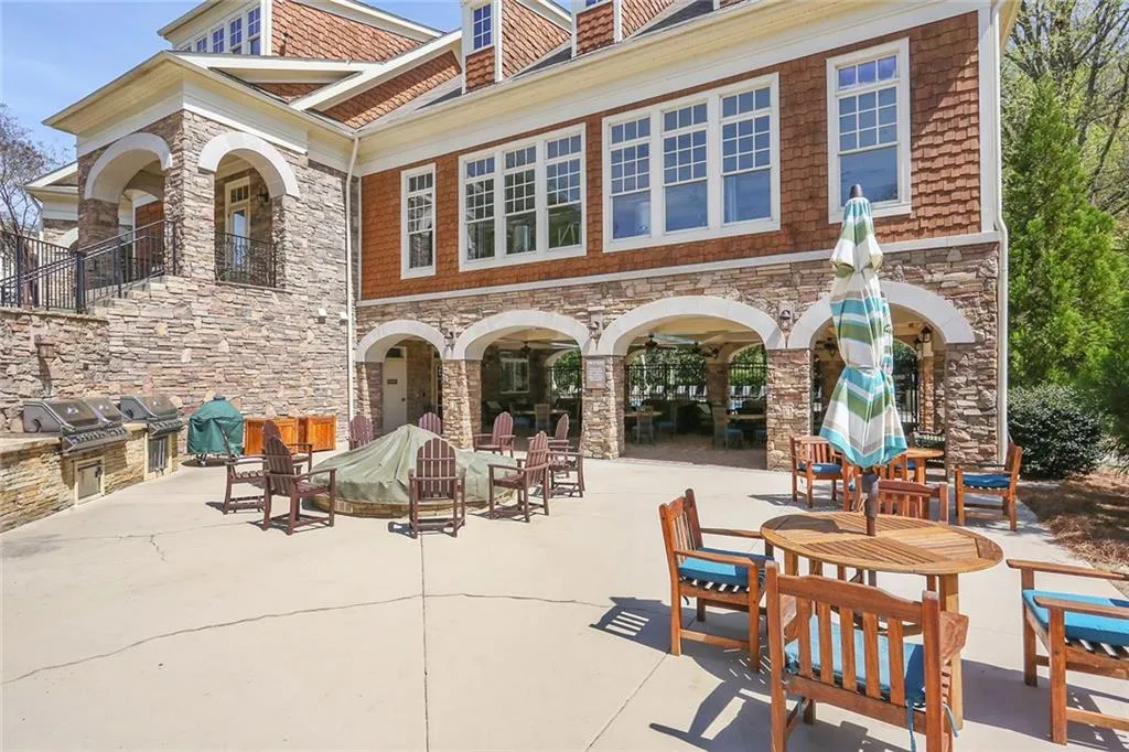 200 River Vista Drive Unit 237, Atlanta, Georgia 30339, 2 Bedrooms Bedrooms, ,2 BathroomsBathrooms,Residential,Sold,200 River Vista Drive Unit 237,5995834