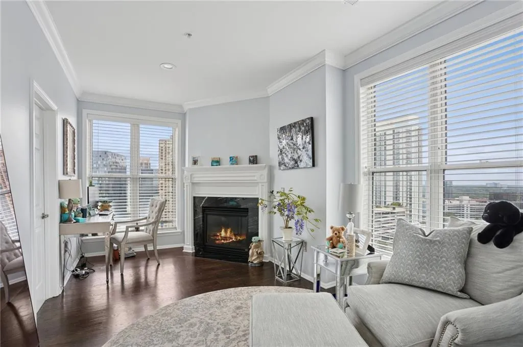 Sitting area and fireplace