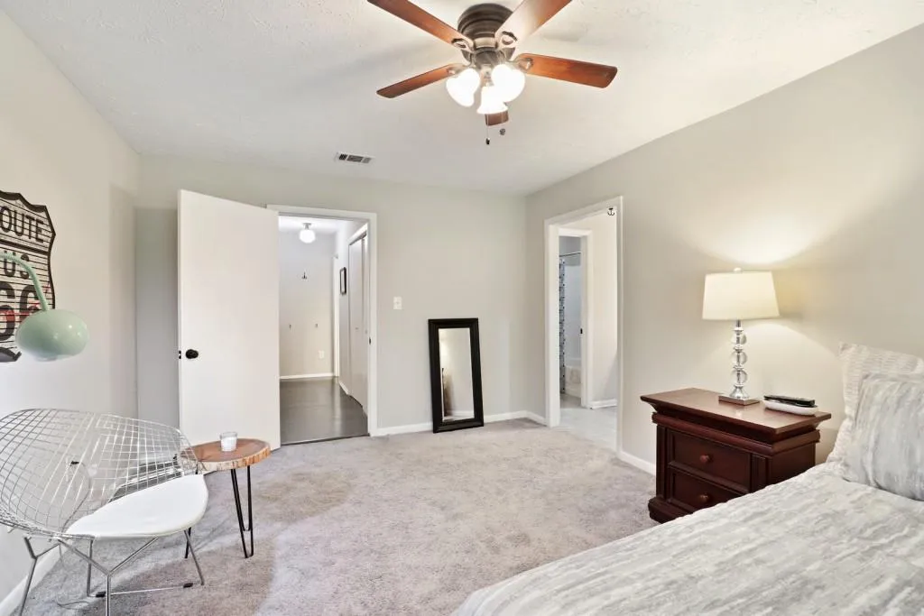 8740 Roswell Road Unit 2-g, Sandy Springs, Georgia 30350, 2 Bedrooms Bedrooms, ,2 BathroomsBathrooms,Residential,Sold,8740 Roswell Road Unit 2-g,6912686