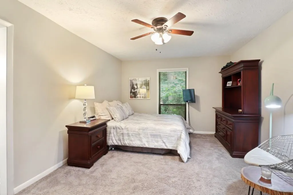 8740 Roswell Road Unit 2-g, Sandy Springs, Georgia 30350, 2 Bedrooms Bedrooms, ,2 BathroomsBathrooms,Residential,Sold,8740 Roswell Road Unit 2-g,6912686