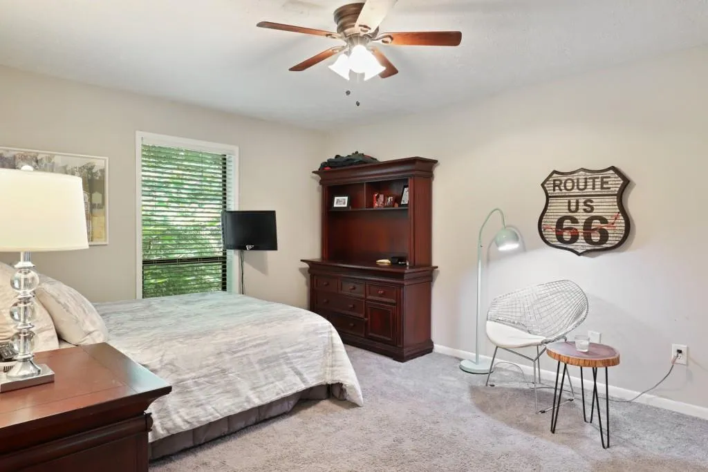 8740 Roswell Road Unit 2-g, Sandy Springs, Georgia 30350, 2 Bedrooms Bedrooms, ,2 BathroomsBathrooms,Residential,Sold,8740 Roswell Road Unit 2-g,6912686