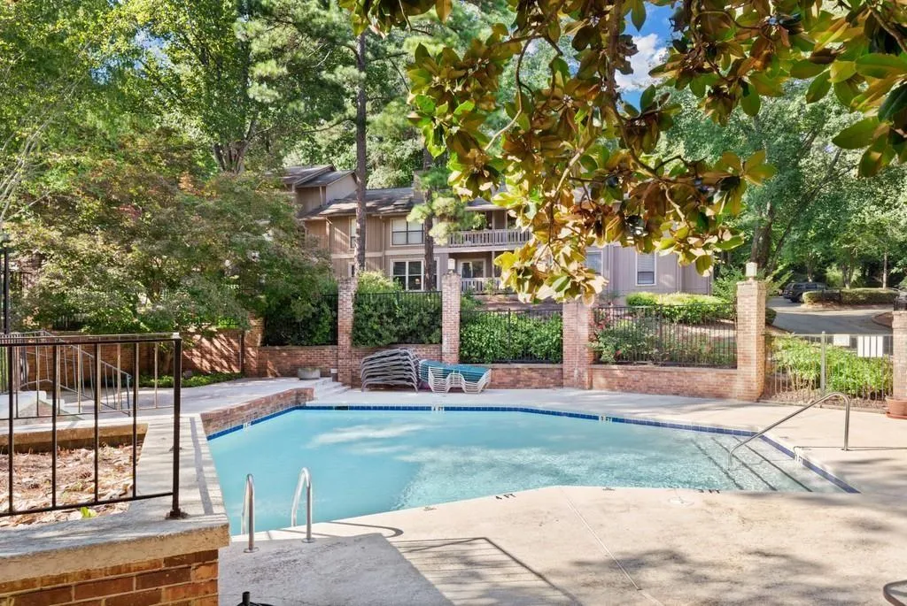 8740 Roswell Road Unit 2-g, Sandy Springs, Georgia 30350, 2 Bedrooms Bedrooms, ,2 BathroomsBathrooms,Residential,Sold,8740 Roswell Road Unit 2-g,6912686