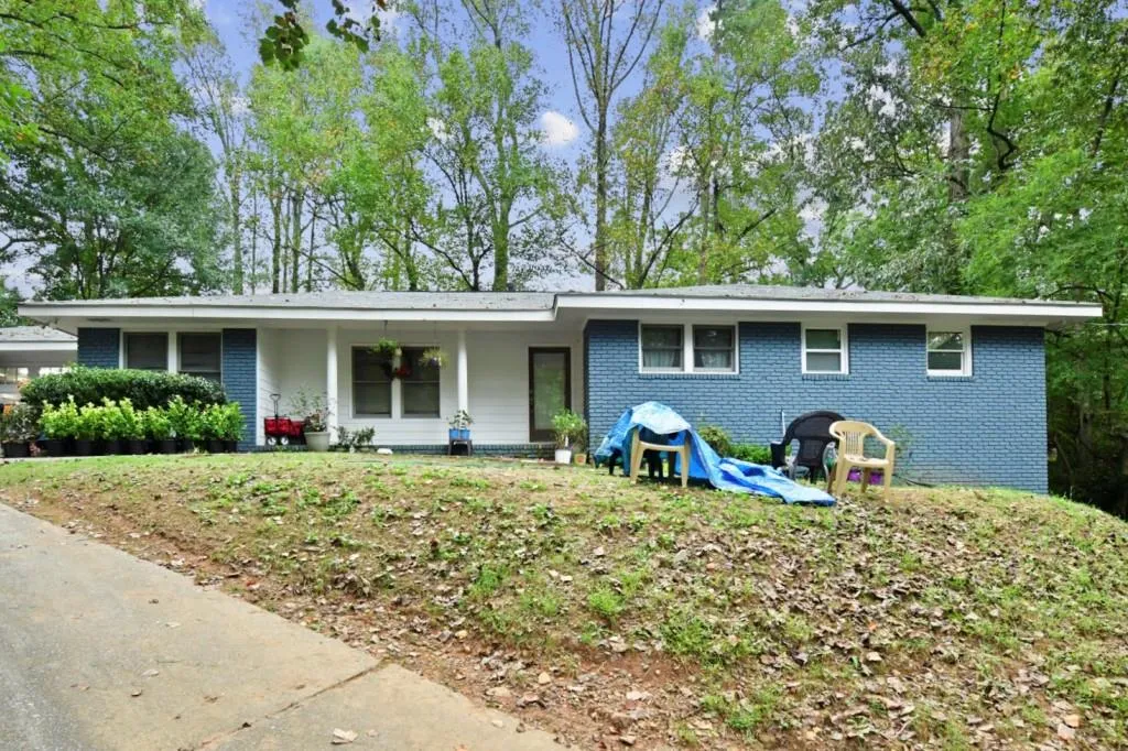 495 Valley Lane Ne, Atlanta, Georgia 30328, 3 Bedrooms Bedrooms, ,2 BathroomsBathrooms,Residential,Sold,495 Valley Lane Ne,6957654