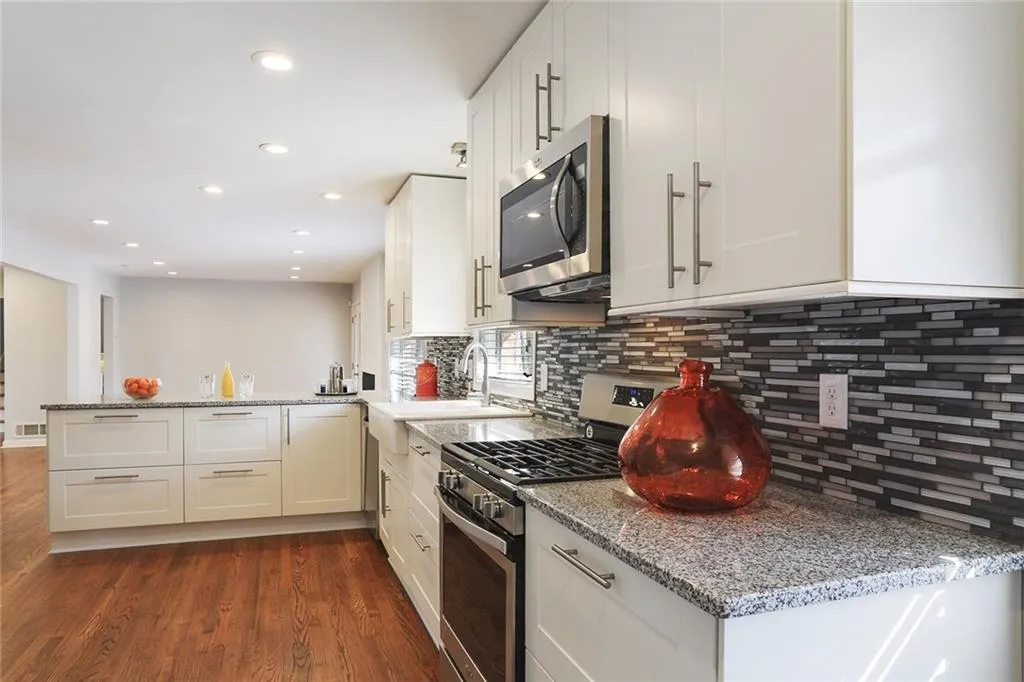 233 Chalmers Drive Nw, Atlanta, Georgia 30318, 4 Bedrooms Bedrooms, ,4 BathroomsBathrooms,Residential,Sold,233 Chalmers Drive Nw,5772668