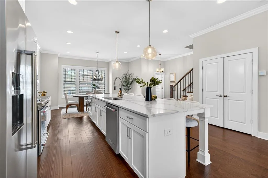 6069 Boylston Drive, Atlanta, Georgia 30328, 3 Bedrooms Bedrooms, ,3 BathroomsBathrooms,Residential,For Sale,6069 Boylston Drive,7719068
