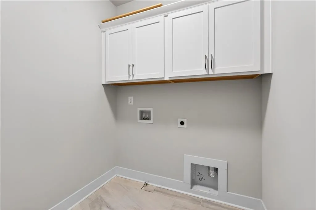 6069 Boylston Drive, Atlanta, Georgia 30328, 3 Bedrooms Bedrooms, ,3 BathroomsBathrooms,Residential,For Sale,6069 Boylston Drive,7719068