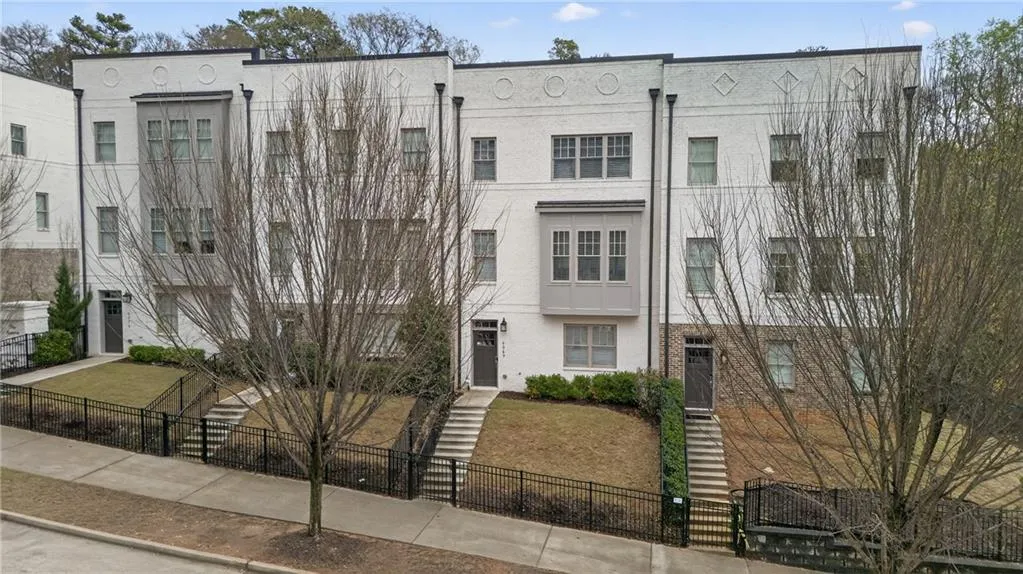 6069 Boylston Drive, Atlanta, Georgia 30328, 3 Bedrooms Bedrooms, ,3 BathroomsBathrooms,Residential,For Sale,6069 Boylston Drive,7719068