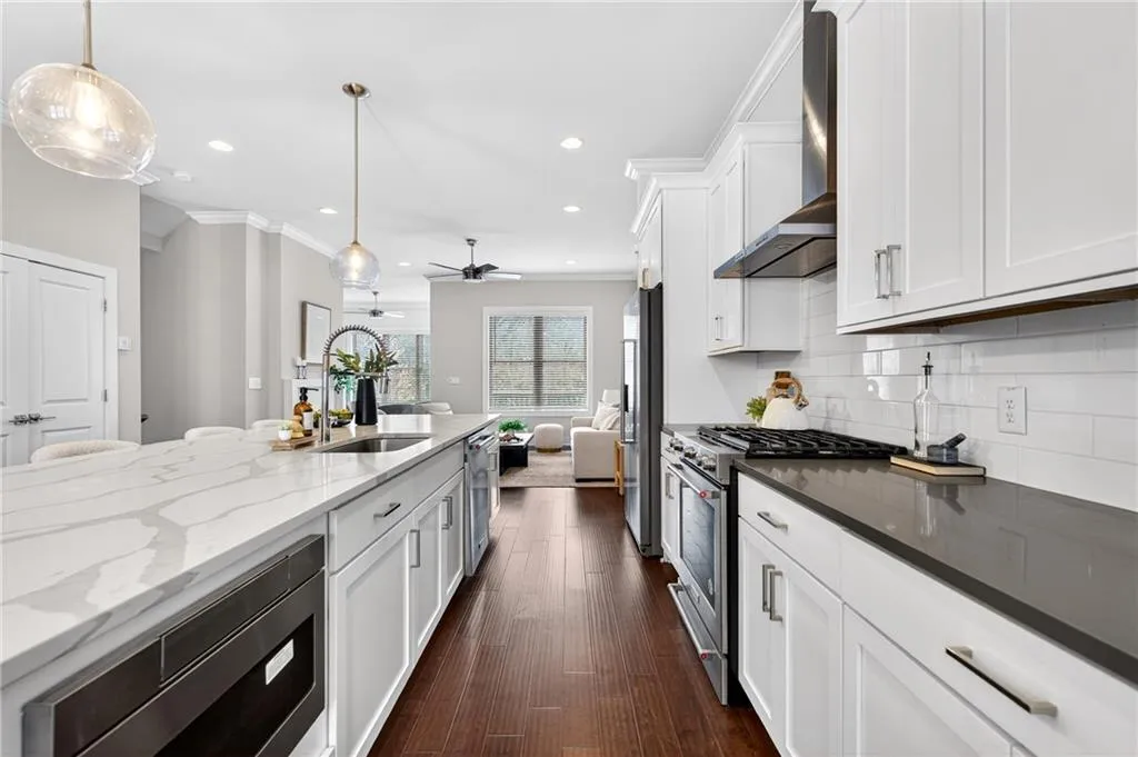 6069 Boylston Drive, Atlanta, Georgia 30328, 3 Bedrooms Bedrooms, ,3 BathroomsBathrooms,Residential,For Sale,6069 Boylston Drive,7719068