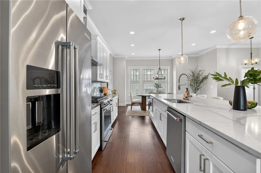 6069 Boylston Drive, Atlanta, Georgia 30328, 3 Bedrooms Bedrooms, ,3 BathroomsBathrooms,Residential,For Sale,6069 Boylston Drive,7719068