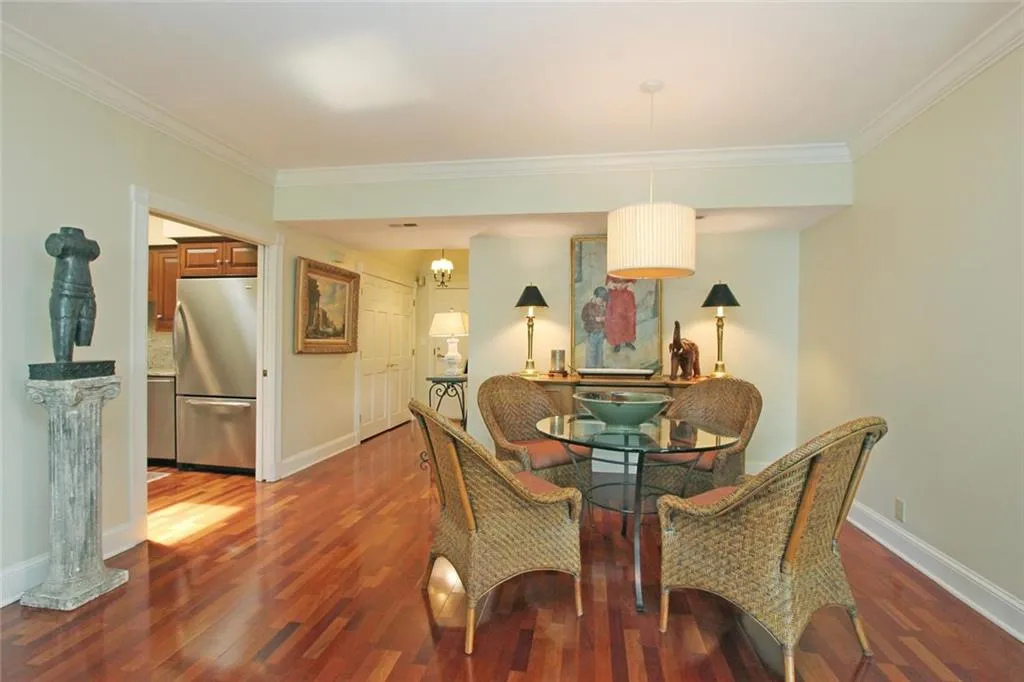 3638 Peachtree Road Ne Unit 402, Atlanta, Georgia 30319, 2 Bedrooms Bedrooms, ,2 BathroomsBathrooms,Residential,Sold,3638 Peachtree Road Ne Unit 402,5858640