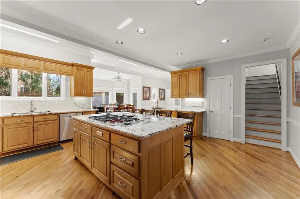 300 Morganshire Pl, Atlanta, Georgia 30350, 6 Bedrooms Bedrooms, ,5 BathroomsBathrooms,Residential,Sold,300 Morganshire Pl,7577244