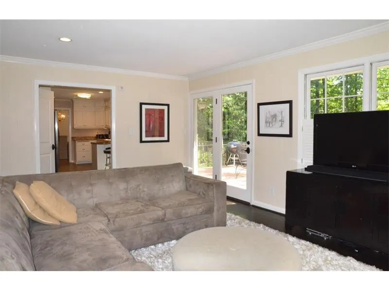 6265 River Shore Parkway, Sandy Springs, Georgia 30328, 4 Bedrooms Bedrooms, ,2 BathroomsBathrooms,Residential,Sold,6265 River Shore Parkway,5881860