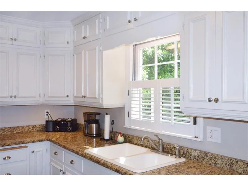 6265 River Shore Parkway, Sandy Springs, Georgia 30328, 4 Bedrooms Bedrooms, ,2 BathroomsBathrooms,Residential,Sold,6265 River Shore Parkway,5881860