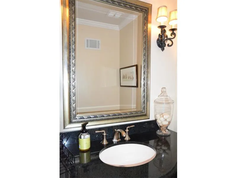 6265 River Shore Parkway, Sandy Springs, Georgia 30328, 4 Bedrooms Bedrooms, ,2 BathroomsBathrooms,Residential,Sold,6265 River Shore Parkway,5881860