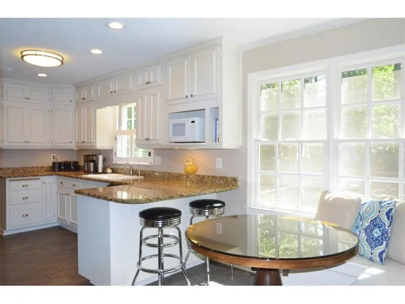 6265 River Shore Parkway, Sandy Springs, Georgia 30328, 4 Bedrooms Bedrooms, ,2 BathroomsBathrooms,Residential,Sold,6265 River Shore Parkway,5881860
